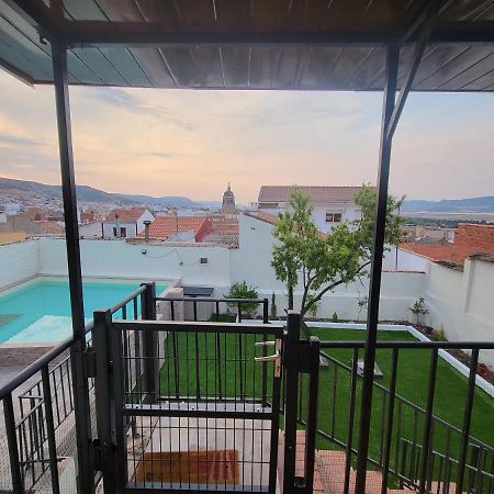 Casa Oasis Puertollano, Una Casa Rural En Puertollano, Agradable, Con Piscina En Zona Tranquila Bagian luar foto