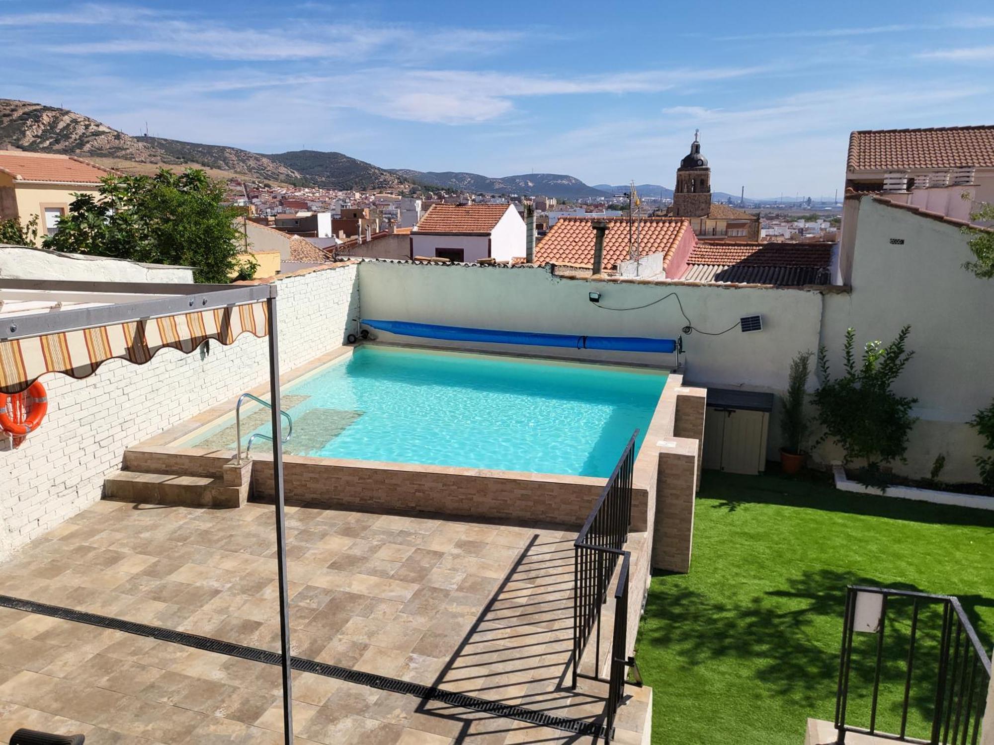 Casa Oasis Puertollano, Una Casa Rural En Puertollano, Agradable, Con Piscina En Zona Tranquila Bagian luar foto